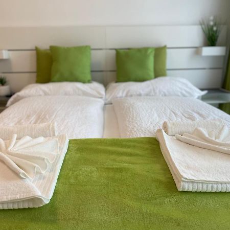 Siesta Apartman Balatonbereny Bagian luar foto