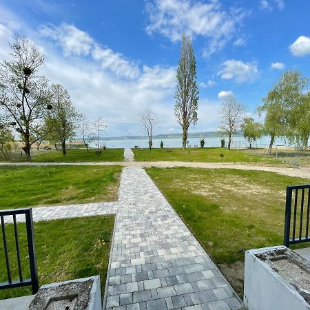 Siesta Apartman Balatonbereny Bagian luar foto